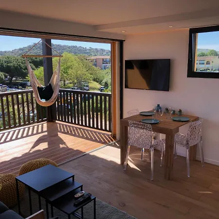 Appartement Climatise Refait A Neuf - Vue Saint-tropez - Piscine- 50m